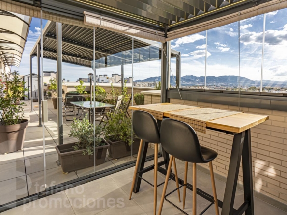 ¡ÁTICO DE RECIENTE CONSTRUCCIÓN CON GRAN TERRAZA EN TEATINOS CON VISTAS INFINITAS A PONIENTE REF:64796