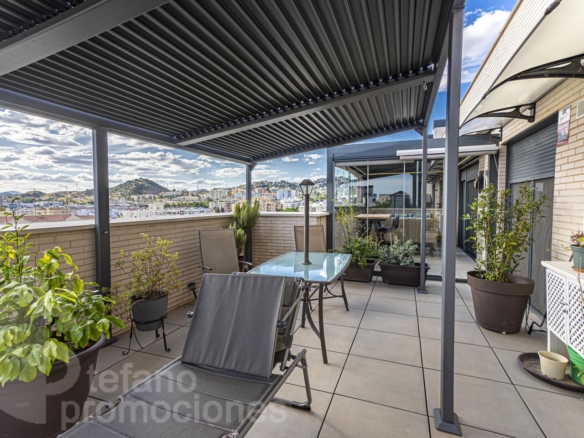 ¡ÁTICO DE RECIENTE CONSTRUCCIÓN CON GRAN TERRAZA EN TEATINOS CON VISTAS INFINITAS A PONIENTE REF:64796