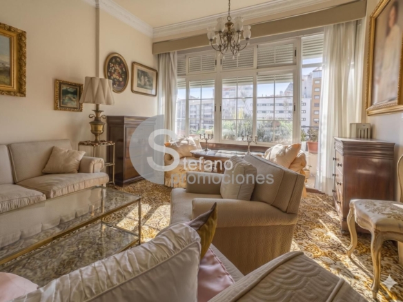 ¡AMPLITUD Y ENCANTO, SEÑORIAL VIVIENDA  EN EL CORAZÓN DEL SOHO. REF:64921