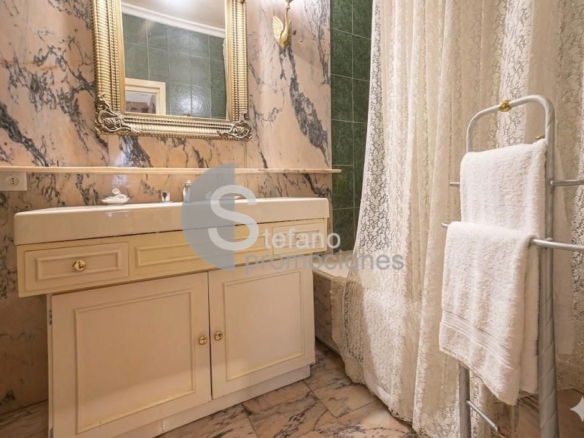 ¡AMPLITUD Y ENCANTO, SEÑORIAL VIVIENDA  EN EL CORAZÓN DEL SOHO. REF:64921
