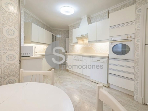 ¡AMPLITUD Y ENCANTO, SEÑORIAL VIVIENDA  EN EL CORAZÓN DEL SOHO. REF:64921
