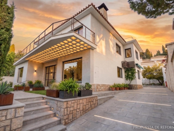 ¡VIVE EL SUEÑO MEDITERRÁNEO EN ESTE  CHALET INDEPENDIENTE EN EL CORAZÓN DE PEDREGALEJO BAJO! REF:64930