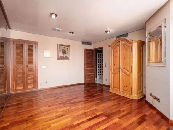 EXCLUSIVA VIVIENDA EN LA MALAGUETA, EN LA DÉCIMA Y ÚLTIMA PLANTA, CON VISTAS PANORÁMICAS A LA ALCAZABA, EL MONTE GIBRALFARO Y LA CIUDAD. REF:64423
