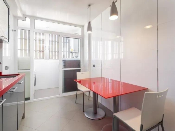 EXCLUSIVA VIVIENDA EN LA MALAGUETA, EN LA DÉCIMA Y ÚLTIMA PLANTA, CON VISTAS PANORÁMICAS A LA ALCAZABA, EL MONTE GIBRALFARO Y LA CIUDAD. REF:64423