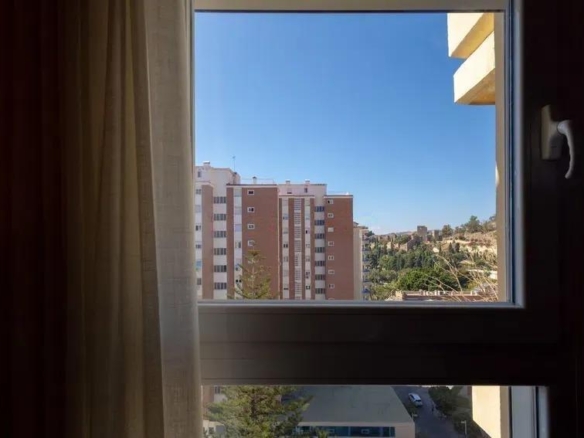 EXCLUSIVA VIVIENDA EN LA MALAGUETA, EN LA DÉCIMA Y ÚLTIMA PLANTA, CON VISTAS PANORÁMICAS A LA ALCAZABA, EL MONTE GIBRALFARO Y LA CIUDAD. REF:64423
