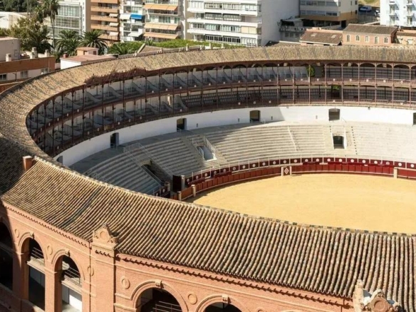 EXCLUSIVA VIVIENDA EN LA MALAGUETA, EN LA DÉCIMA Y ÚLTIMA PLANTA, CON VISTAS PANORÁMICAS A LA ALCAZABA, EL MONTE GIBRALFARO Y LA CIUDAD. REF:64423