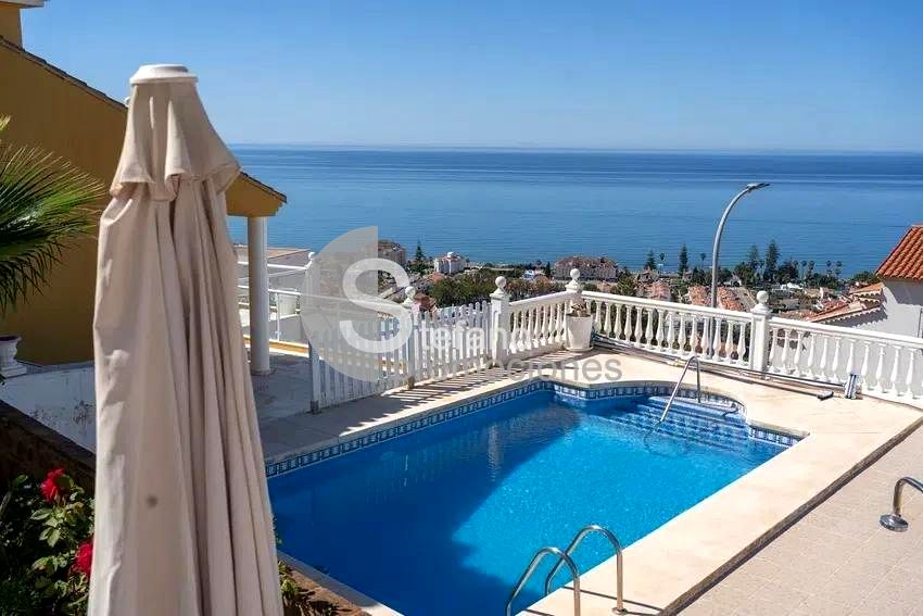 CHALET UNIFAMILIAR EXCLUSIVO DE 7 DORMITORIOS Y 7 BAÑOS, SITUADO EN UNA ZONA RESIDENCIAL MUY TRANQUILA REF:64329