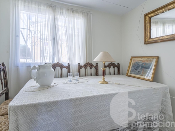 ENCANTADORA CASA DE ESQUINA EN PRIMERA LÍNEA DE PLAYA EN LA CALA DEL MORAL, CON JARDÍN PRIVADO Y ACCESO DIRECTO AL MAR. REF:64307