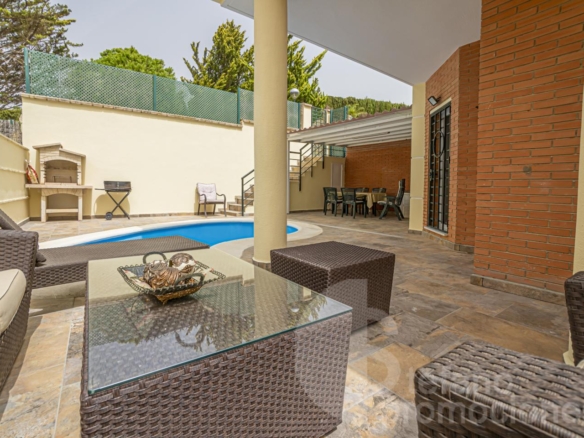 Chalet on sale in Málaga REF:64937