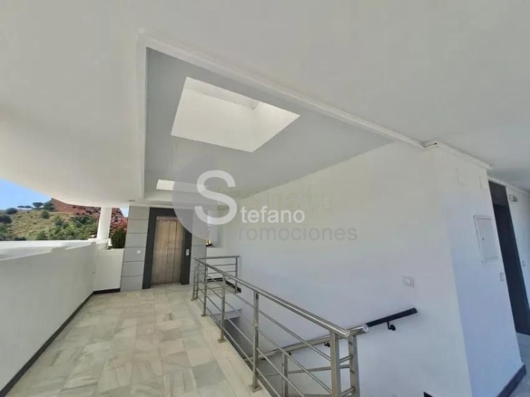 Penthouse on sale in Torre de Benagalbón REF:64948