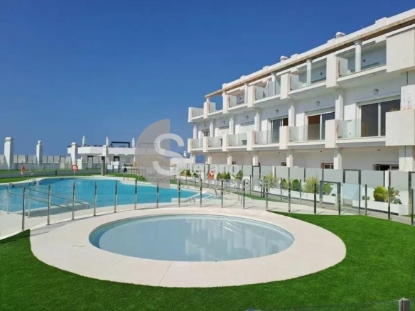 Penthouse on sale in Torre de Benagalbón REF:64948