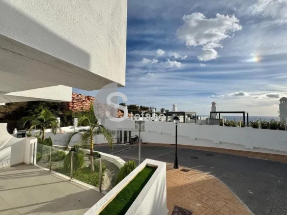 Penthouse on sale in Torre de Benagalbón REF:64948