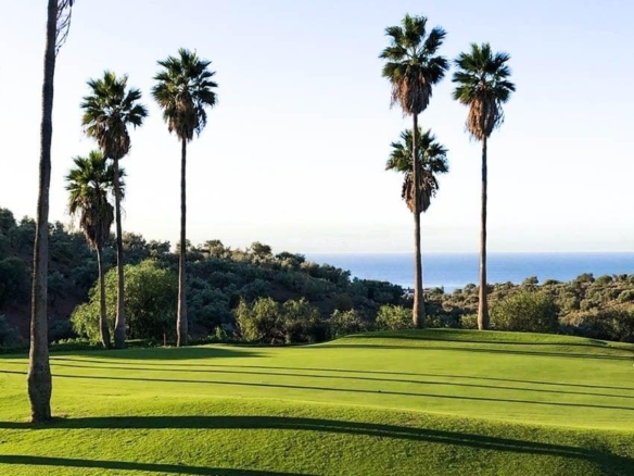 OPORTUNIDAD ÚNICA!! SUELO CERCA DE LA PLAYA CON VISTAS, DE 2.717 M² EN LA COSTA DEL SOL ORIENTAL, REF:64959