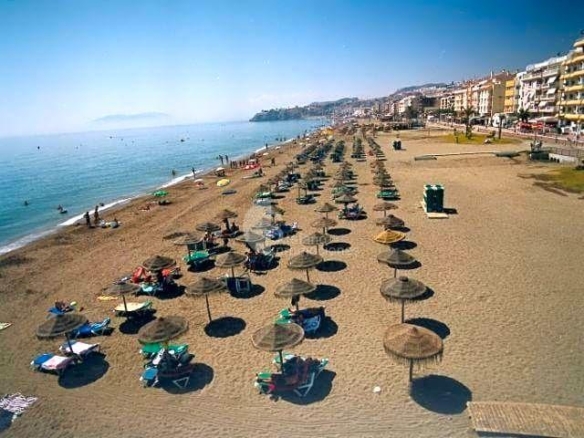 OPORTUNIDAD ÚNICA!! SUELO CERCA DE LA PLAYA CON VISTAS, DE 2.717 M² EN LA COSTA DEL SOL ORIENTAL, REF:64959