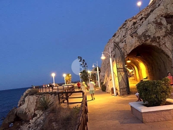 OPORTUNIDAD ÚNICA!! SUELO CERCA DE LA PLAYA CON VISTAS, DE 2.717 M² EN LA COSTA DEL SOL ORIENTAL, REF:64959