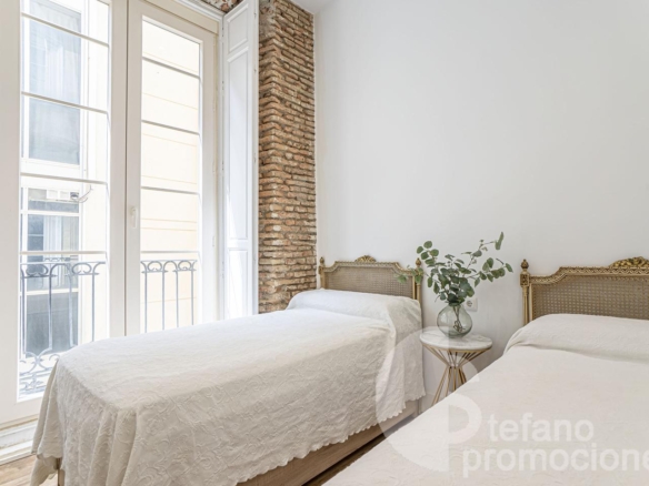 LUJO Y ESPACIO EN EL CENTRO, EXCLUSIVO PISO AMUEBLADO EN EXCELENTE UBICACIÓN, PARA LARGA TEMPORADA!!! REF:64977
