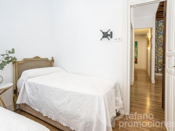 LUJO Y ESPACIO EN EL CENTRO, EXCLUSIVO PISO AMUEBLADO EN EXCELENTE UBICACIÓN, PARA LARGA TEMPORADA!!! REF:64977