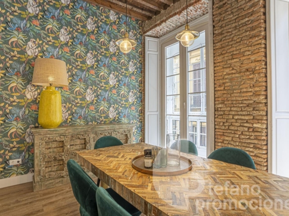 LUJO Y ESPACIO EN EL CENTRO, EXCLUSIVO PISO AMUEBLADO EN EXCELENTE UBICACIÓN, PARA LARGA TEMPORADA!!! REF:64977