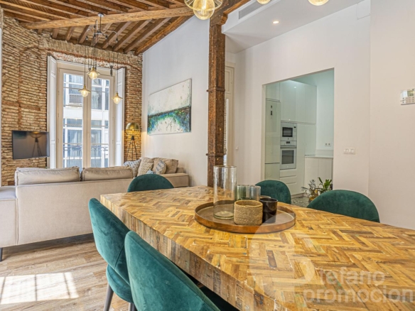 LUJO Y ESPACIO EN EL CENTRO, EXCLUSIVO PISO AMUEBLADO EN EXCELENTE UBICACIÓN, PARA LARGA TEMPORADA!!! REF:64977