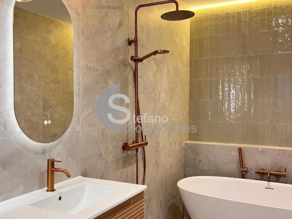 JOYA EN EDIFICIO HISTÓRICO LLENO DE ENCANTO Y LEGADO ARTÍSTICO EN EL CORAZÓN DE MÁLAGA. REF:65023