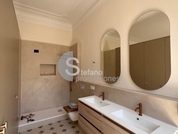 JOYA EN EDIFICIO HISTÓRICO LLENO DE ENCANTO Y LEGADO ARTÍSTICO EN EL CORAZÓN DE MÁLAGA. REF:65023