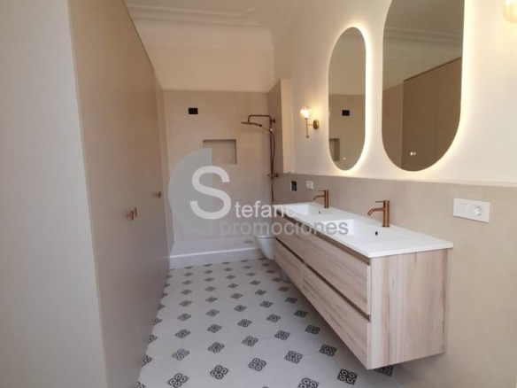 JOYA EN EDIFICIO HISTÓRICO LLENO DE ENCANTO Y LEGADO ARTÍSTICO EN EL CORAZÓN DE MÁLAGA. REF:65023