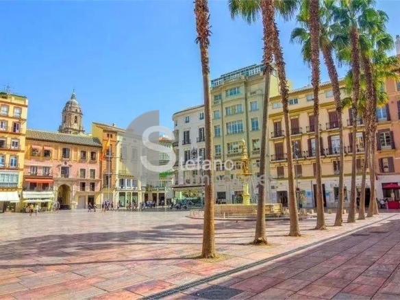 JOYA EN EDIFICIO HISTÓRICO LLENO DE ENCANTO Y LEGADO ARTÍSTICO EN EL CORAZÓN DE MÁLAGA. REF:65023