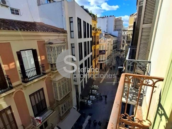 JOYA EN EDIFICIO HISTÓRICO LLENO DE ENCANTO Y LEGADO ARTÍSTICO EN EL CORAZÓN DE MÁLAGA. REF:65023