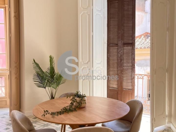 JOYA EN EDIFICIO HISTÓRICO LLENO DE ENCANTO Y LEGADO ARTÍSTICO EN EL CORAZÓN DE MÁLAGA. REF:65023