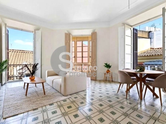 JOYA EN EDIFICIO HISTÓRICO LLENO DE ENCANTO Y LEGADO ARTÍSTICO EN EL CORAZÓN DE MÁLAGA. REF:65034