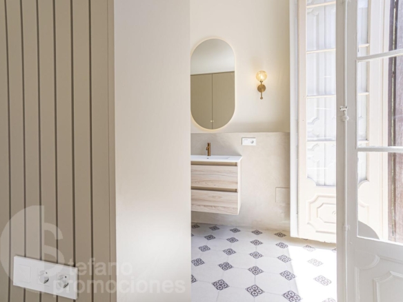JOYA EN EDIFICIO HISTÓRICO LLENO DE ENCANTO Y LEGADO ARTÍSTICO EN EL CORAZÓN DE MÁLAGA. REF:65034