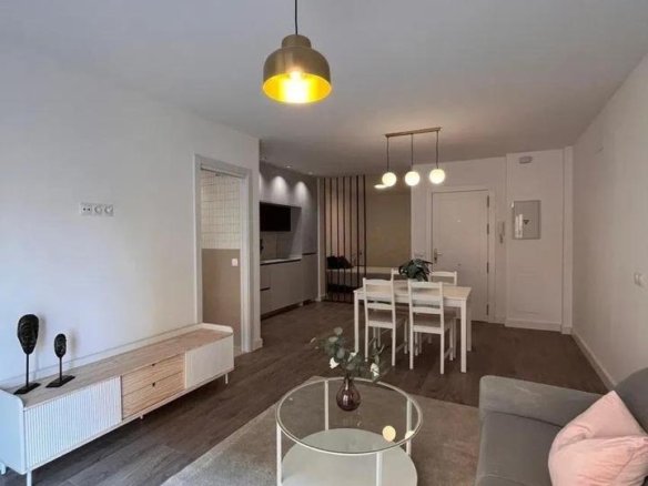 ¡DESCUBRE ESTE MODERNO ESTUDIO DE 47 METROS CUADRADOS EN EL CONSOLIDADO BARRIO DE LOS CASTILLEJOS, JUNTO A MARTÍNEZ MALDONADO! REF:65039