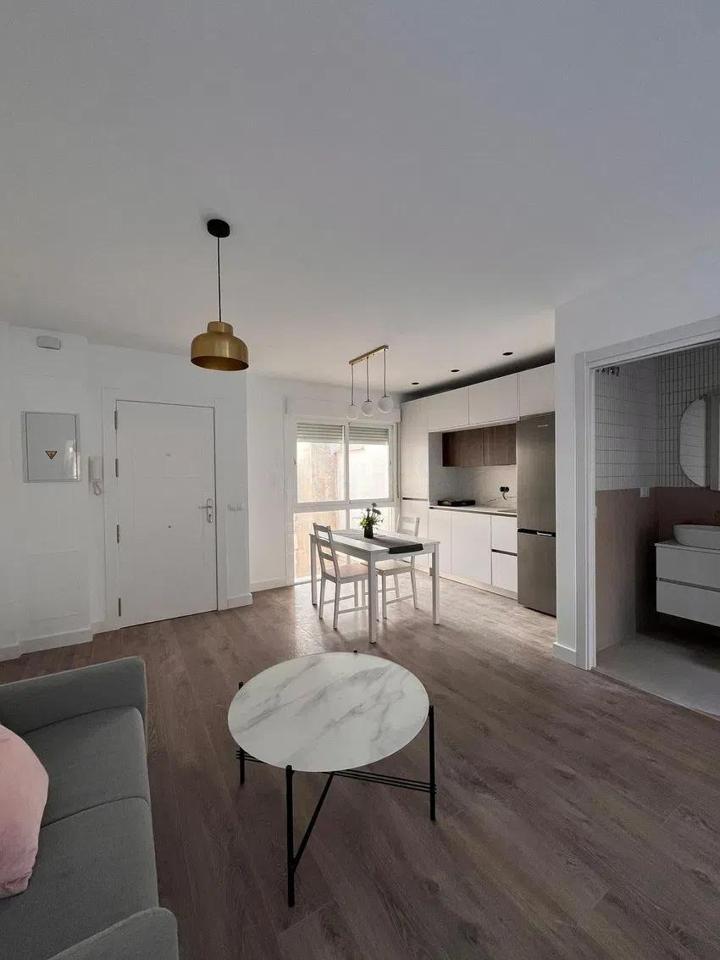 image_1573239_8.jpg ¡DESCUBRE ESTE MODERNO ESTUDIO DE 47 METROS CUADRADOS EN EL CONSOLIDADO BARRIO DE LOS CASTILLEJOS, JUNTO A MARTÍNEZ MALDONADO! REF:65039