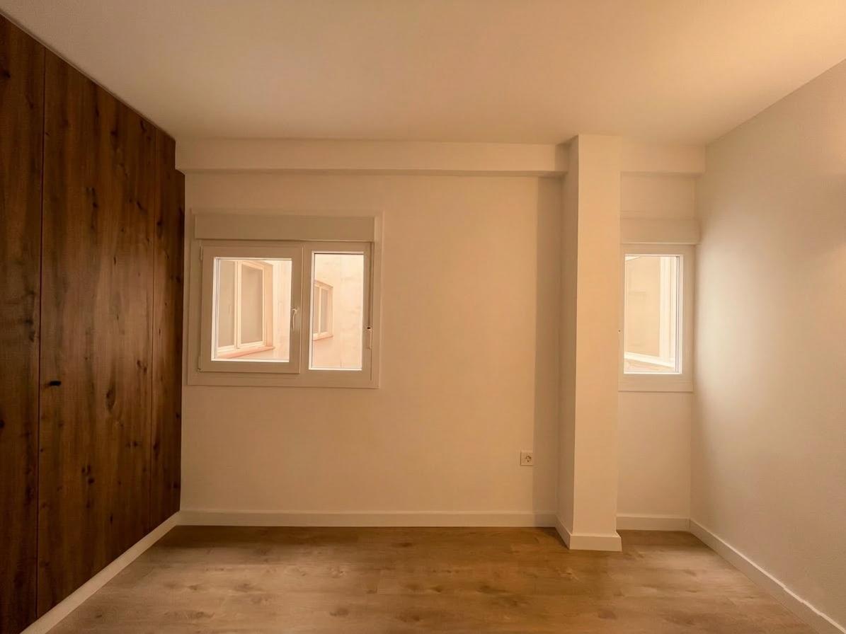 ¡VIVE A UNOS PASOS DE LA PLAYA EN ESTE ESPECTACULAR PISO DE DISEÑO A ESTRENAR! COMPLETAMENTE RENOVADO REF:65038