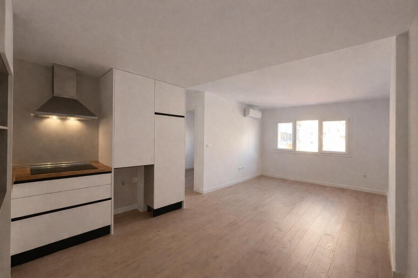 ¡VIVE A UNOS PASOS DE LA PLAYA EN ESTE ESPECTACULAR PISO DE DISEÑO A ESTRENAR! COMPLETAMENTE RENOVADO REF:65038