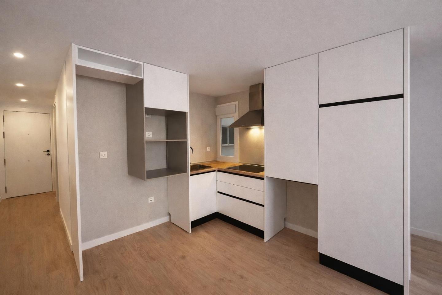 ¡VIVE A UNOS PASOS DE LA PLAYA EN ESTE ESPECTACULAR PISO DE DISEÑO A ESTRENAR! COMPLETAMENTE RENOVADO REF:65038