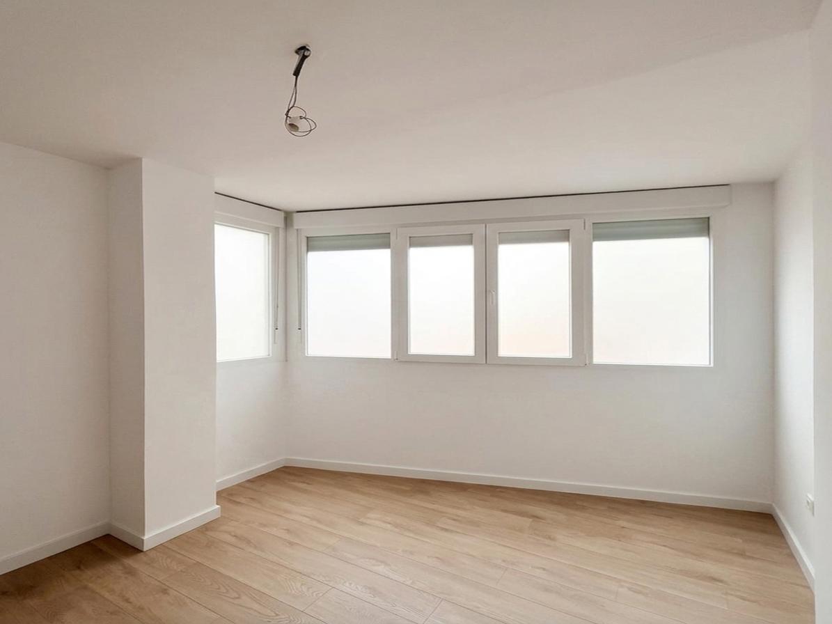 ¡MAGNÍFICO PISO DE 97 M² COMPLETAMENTE REFORMADO JUNTO AL PARQUE DEL OESTE! REF:65037