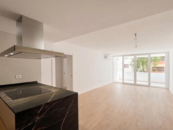 ¡MAGNÍFICO PISO DE 97 M² COMPLETAMENTE REFORMADO JUNTO AL PARQUE DEL OESTE! REF:65037