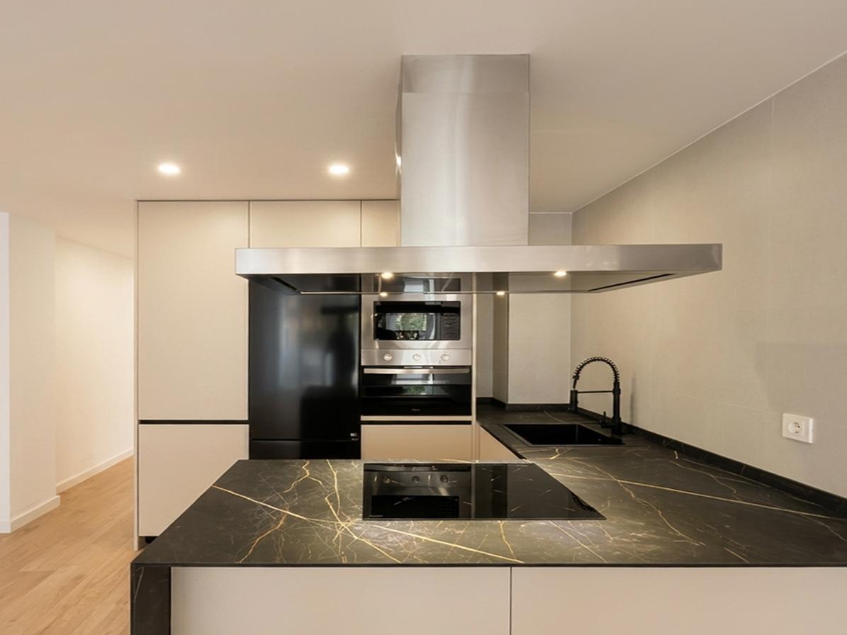 ¡MAGNÍFICO PISO DE 97 M² COMPLETAMENTE REFORMADO JUNTO AL PARQUE DEL OESTE! REF:65037
