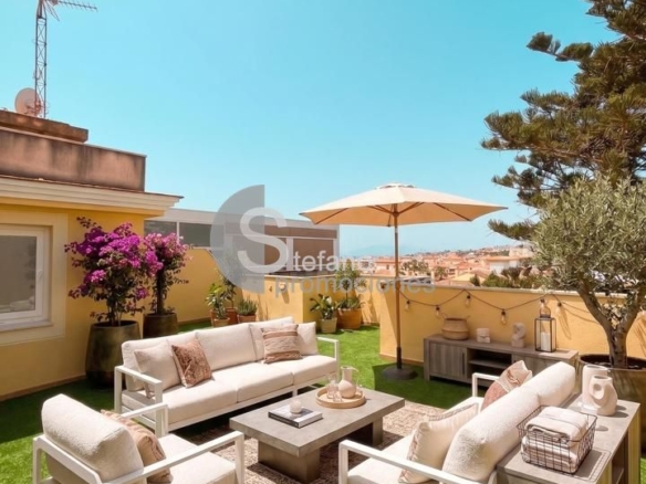 ¡ÁTICO CON MÁS DE 60 M² DE TERRAZAS PRIVADAS Y PLAZA DE GARAJE EN RINCÓN DE LA VICTORIA! UBICADO EN UNA CUARTA PLANTA CON ASCENSOR Y DENTRO DE UNA PR REF:65059