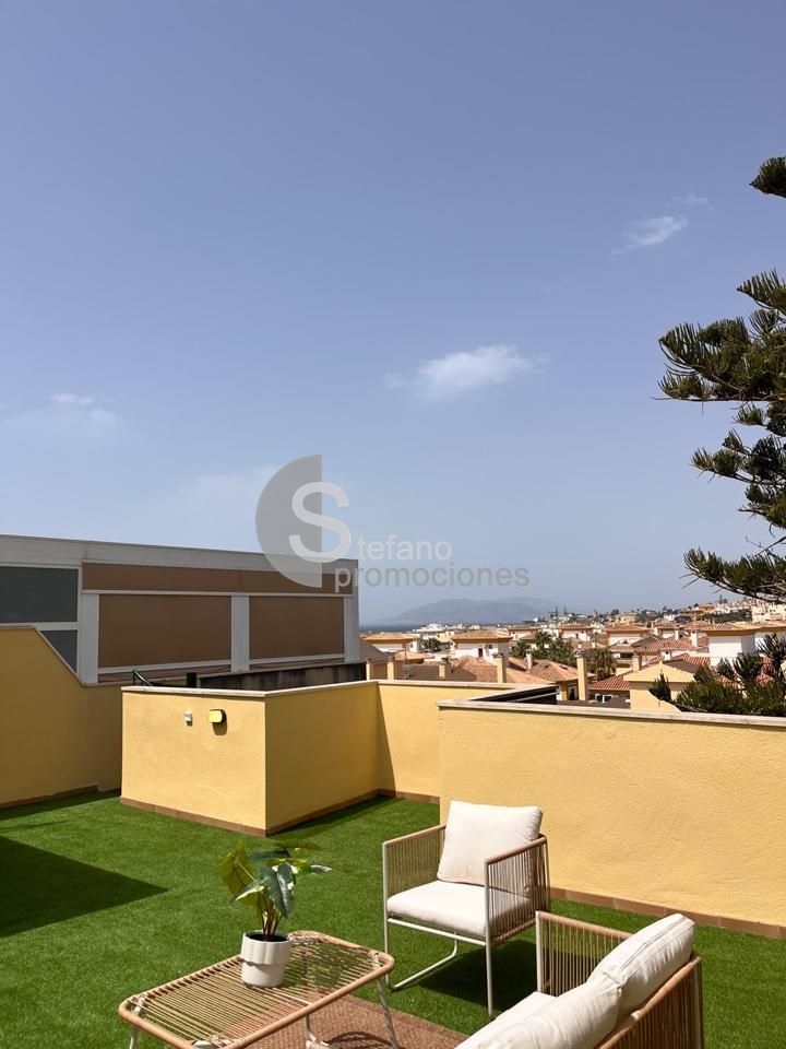 ¡ÁTICO CON MÁS DE 60 M² DE TERRAZAS PRIVADAS Y PLAZA DE GARAJE EN RINCÓN DE LA VICTORIA! UBICADO EN UNA CUARTA PLANTA CON ASCENSOR Y DENTRO DE UNA PR REF:65059