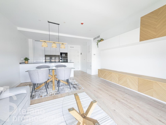 TU VIVIENDA EN LA PRIMERA TORRE EMBLEMÁTICA DE MÁLAGA. ALTAS  CALIDADES , DISEÑO Y PRESTACIONES ÚNICAS, CON UNA CUIDADA ESTÉTICA, REF:65065