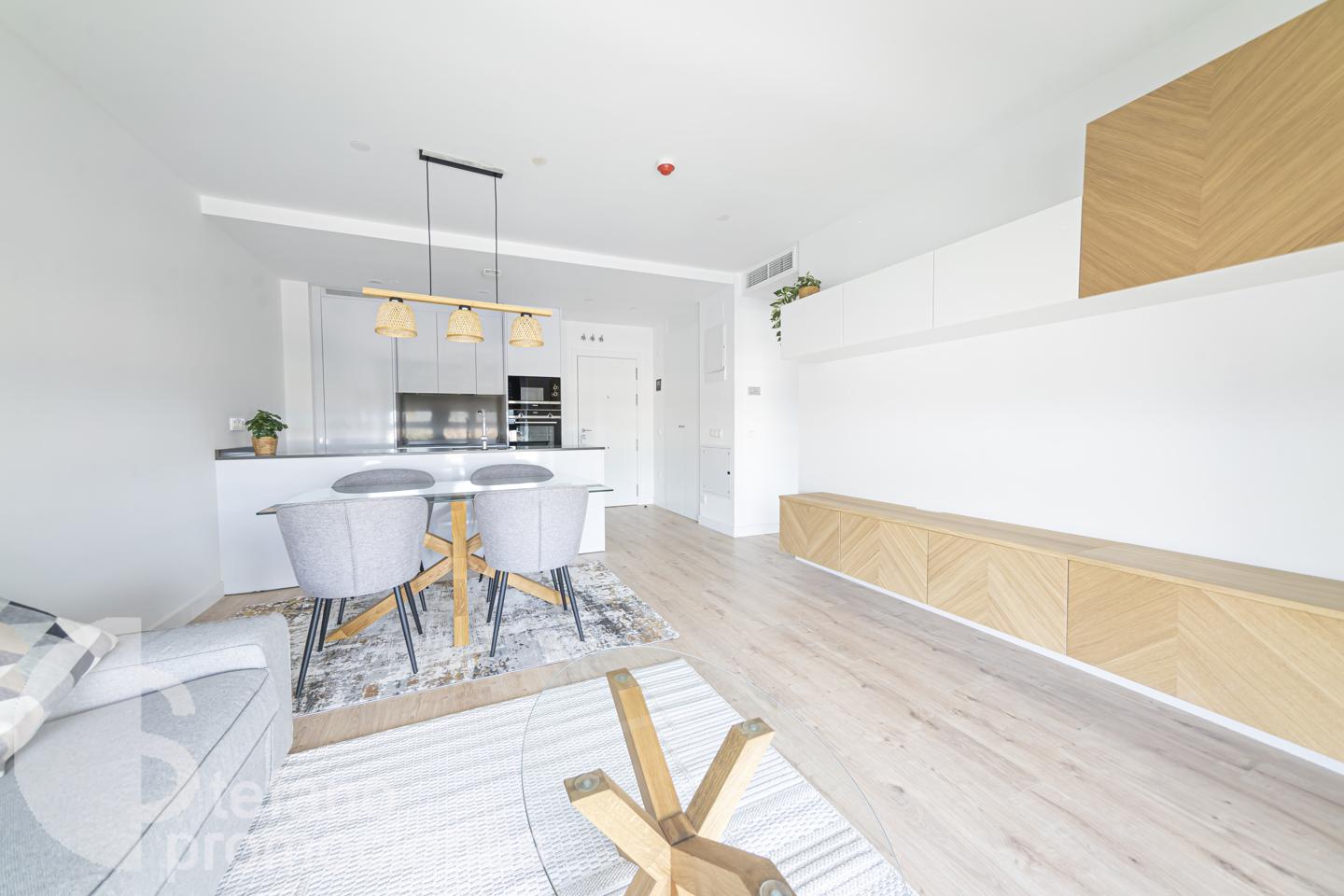 TU VIVIENDA EN LA PRIMERA TORRE EMBLEMÁTICA DE MÁLAGA. ALTAS  CALIDADES , DISEÑO Y PRESTACIONES ÚNICAS, CON UNA CUIDADA ESTÉTICA, REF:65065