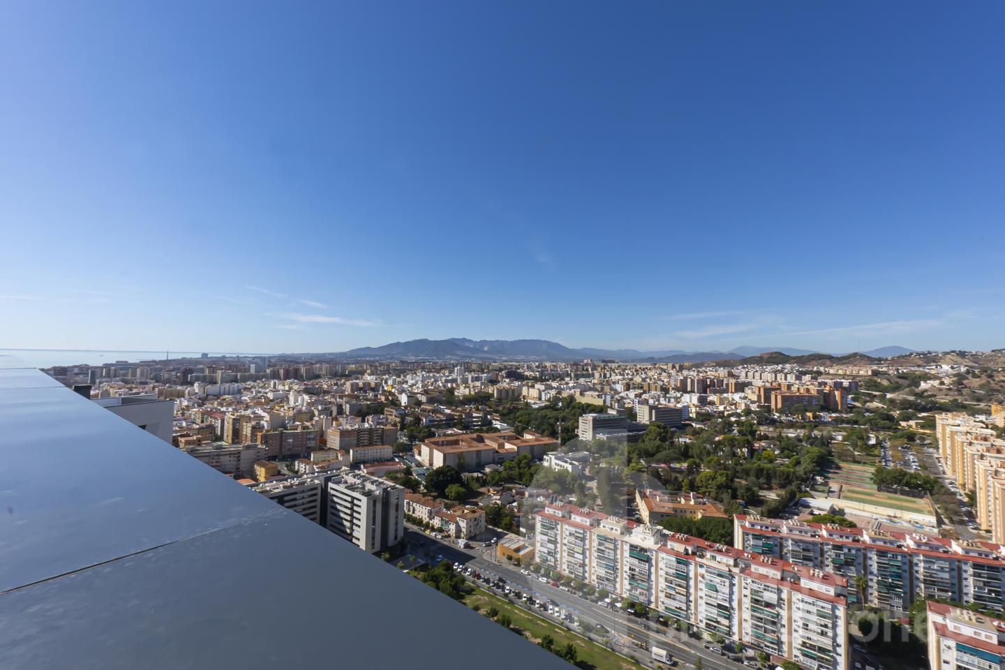 TU VIVIENDA EN LA PRIMERA TORRE EMBLEMÁTICA DE MÁLAGA. ALTAS  CALIDADES , DISEÑO Y PRESTACIONES ÚNICAS, CON UNA CUIDADA ESTÉTICA, REF:65065