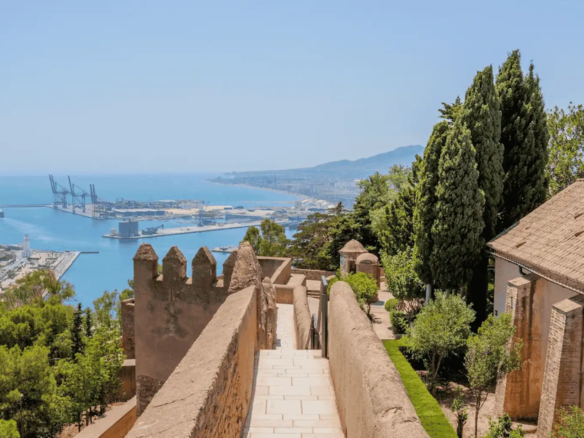 TU VIVIENDA EN LA PRIMERA TORRE EMBLEMÁTICA DE MÁLAGA. ALTAS  CALIDADES , DISEÑO Y PRESTACIONES ÚNICAS, CON UNA CUIDADA ESTÉTICA, REF:65065