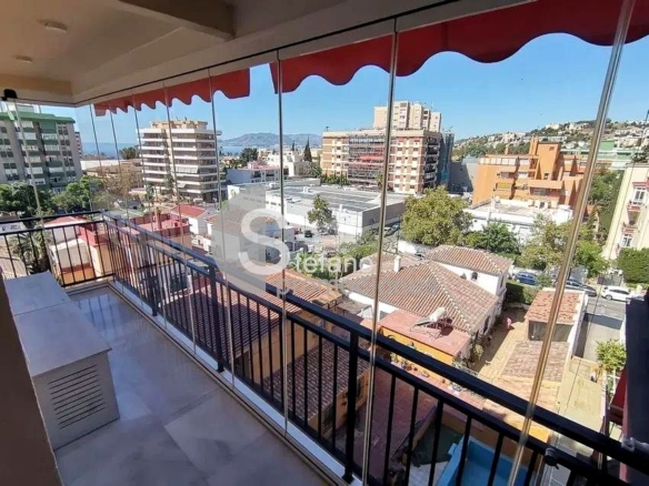 PISO LUMINOSO CON IMPRESIONANTES VISTAS DESPEJADAS A LA BAHÍA DE MÁLAGA Y AL MONTE, CON REFORMA INTEGRAL REF:64888