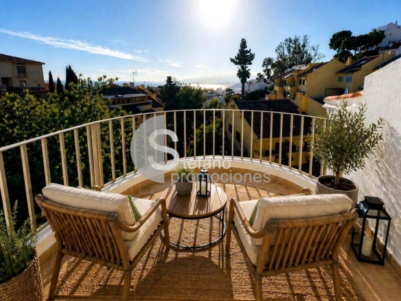 EXCLUSIVIDAD , Y ELEGANCIA, EN CERRADO DE CALDERÓN, DESCUBRE ESTE ENCANTADOR  CHALET PAREADO, COMPLETAMENTE REFORMADO A ESTRENAR REF:64887