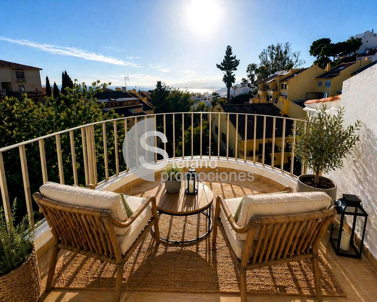 EXCLUSIVIDAD , Y ELEGANCIA, EN CERRADO DE CALDERÓN, DESCUBRE ESTE ENCANTADOR  CHALET PAREADO, COMPLETAMENTE REFORMADO A ESTRENAR REF:64887