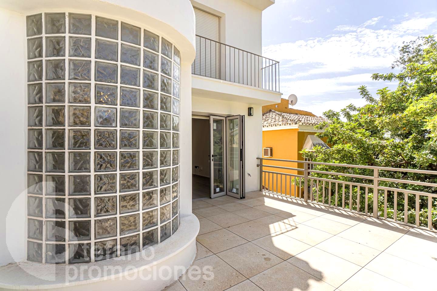 EXCLUSIVIDAD , Y ELEGANCIA, EN CERRADO DE CALDERÓN, DESCUBRE ESTE ENCANTADOR  CHALET PAREADO, COMPLETAMENTE REFORMADO A ESTRENAR REF:64887
