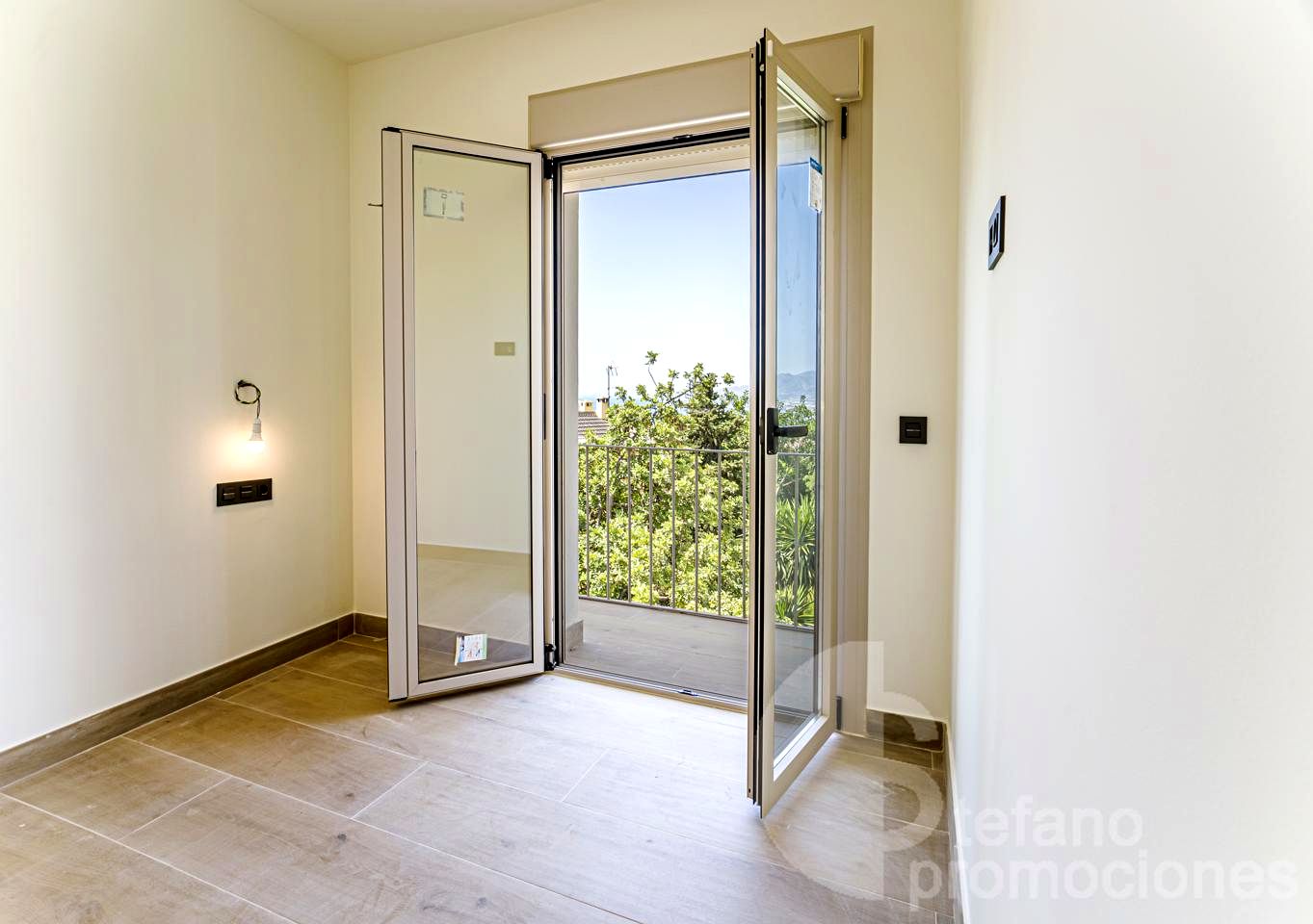 EXCLUSIVIDAD , Y ELEGANCIA, EN CERRADO DE CALDERÓN, DESCUBRE ESTE ENCANTADOR  CHALET PAREADO, COMPLETAMENTE REFORMADO A ESTRENAR REF:64887